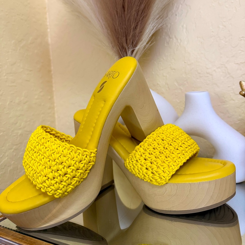 Sarto heels in yellow size 8